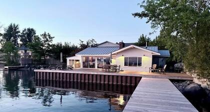 Harbor Beach House - Right on the Water, located D