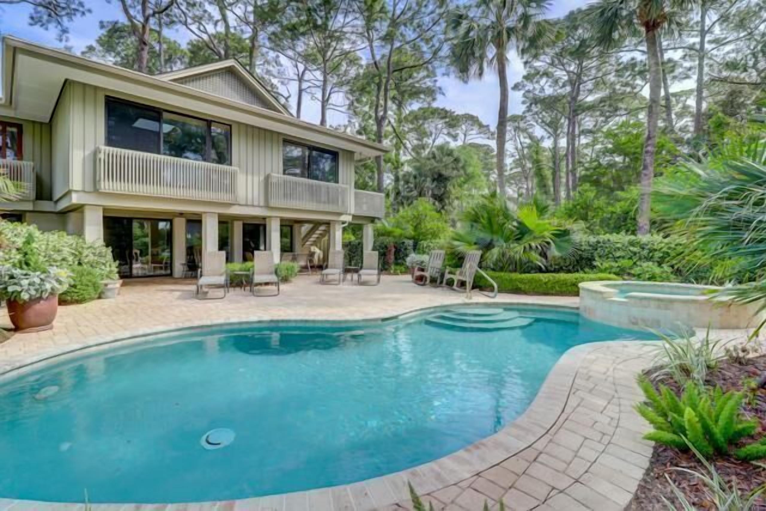 Spacious Oceanside 5-Bdrm home w/ private pool, steps to Sea Pines Beach Club