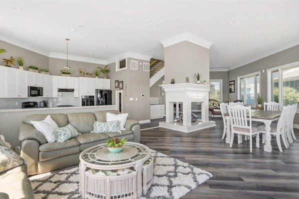 Télévision, cheminée