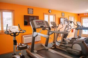 Fitness facility - Golf Cart available! Gorgeous Golf & Lake Condo with heated pool (Arkdale)