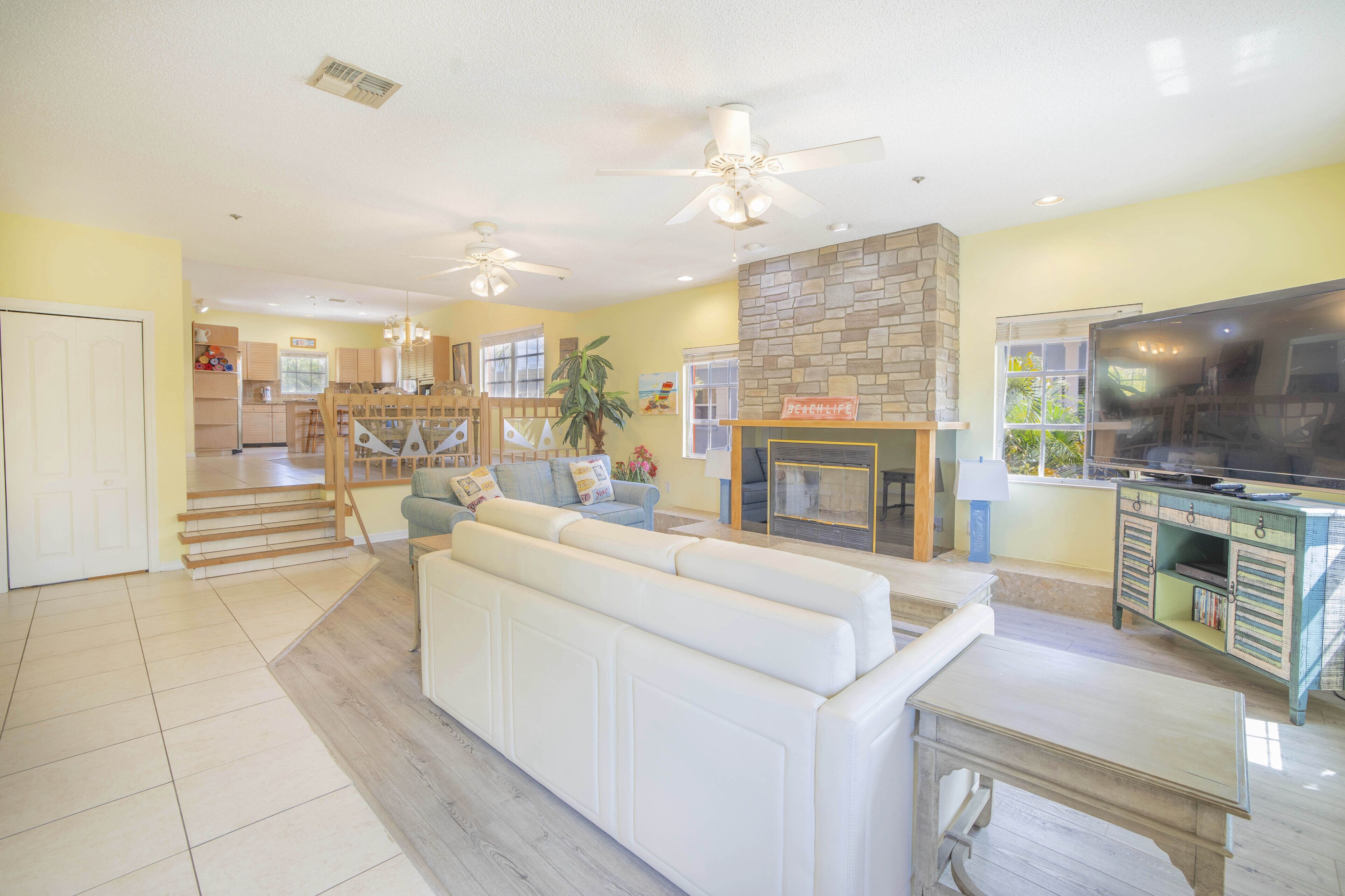 The Big Orange 3BR (Manatee) Unwind in the heart of Siesta Beach!