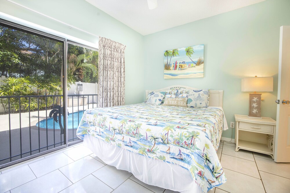 The Big Orange 1BR (Sunset) - Heated Pool, Siesta Village, Beaches, Big Breakfast, Sandbars!