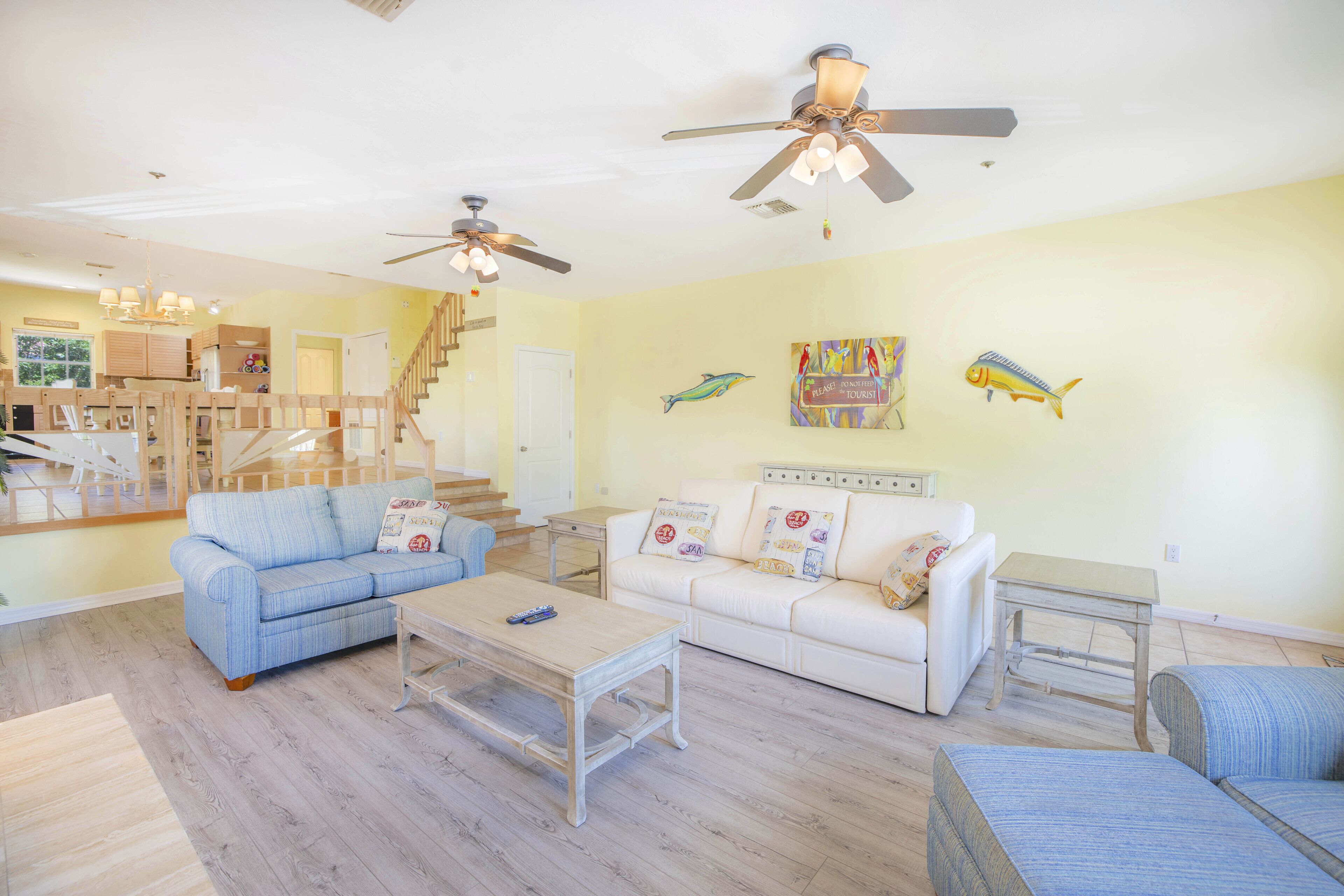 The Big Orange 3BR (Flamingo)- Steps to the sand path of Siesta's Top Beach!