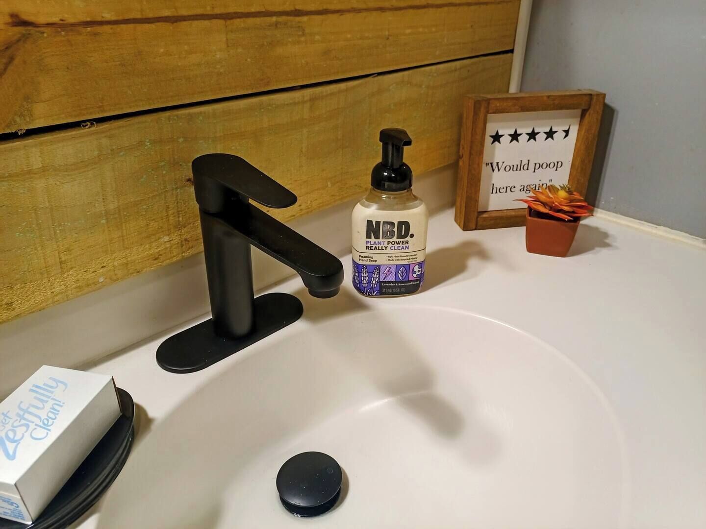 🏯Hip fully furnished apartment minutes from downtown Reading🏯