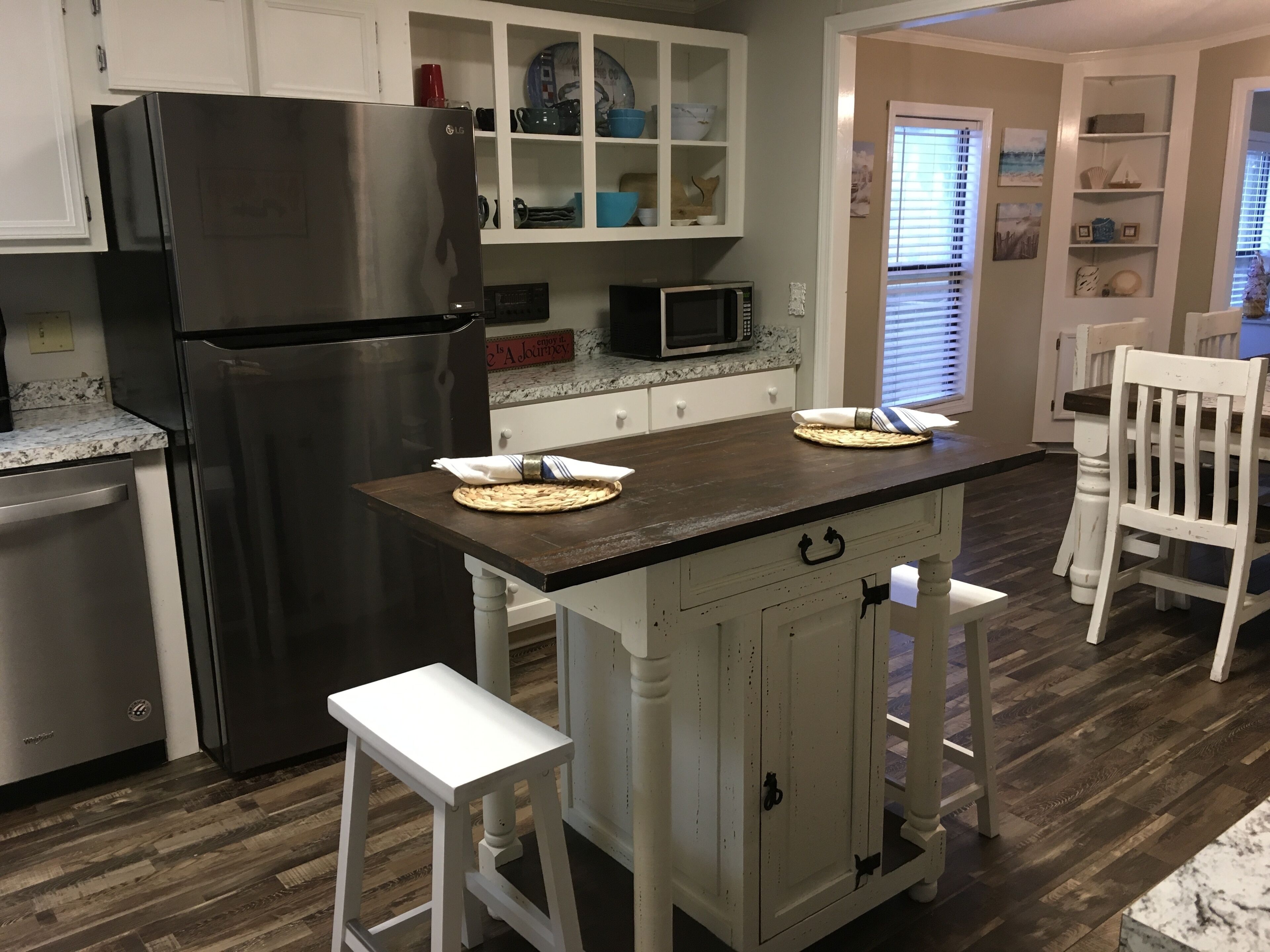Kitchen breakfast bar seats 2