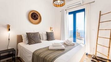 3 bedrooms, travel cot, WiFi, bed sheets