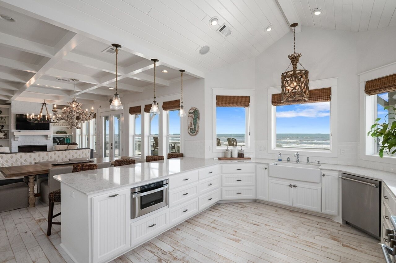 House, 4 Bedrooms | Private kitchen