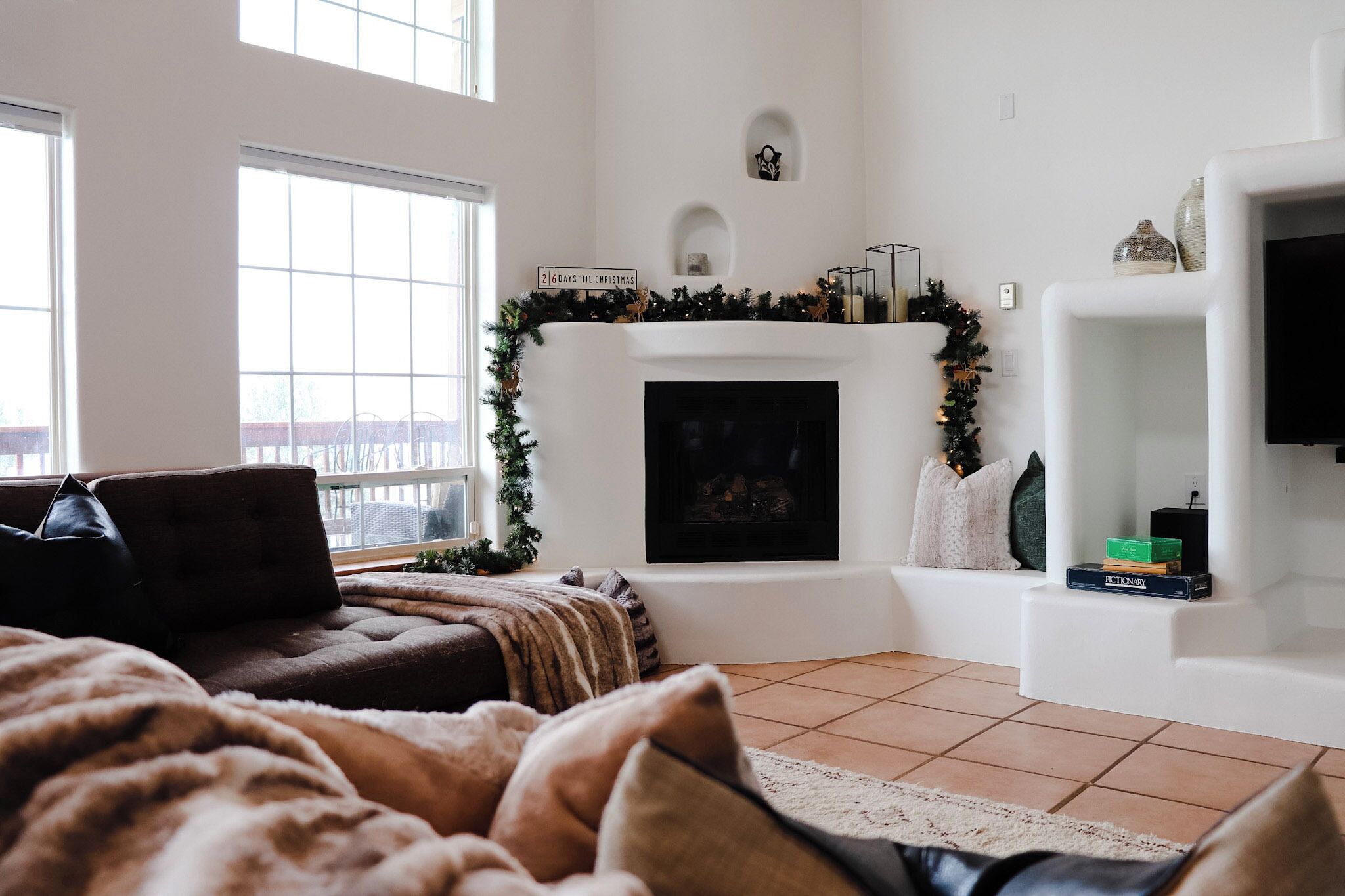 Smart-TV, Kamin, Arbeitsbereiche, Computerbildschirme