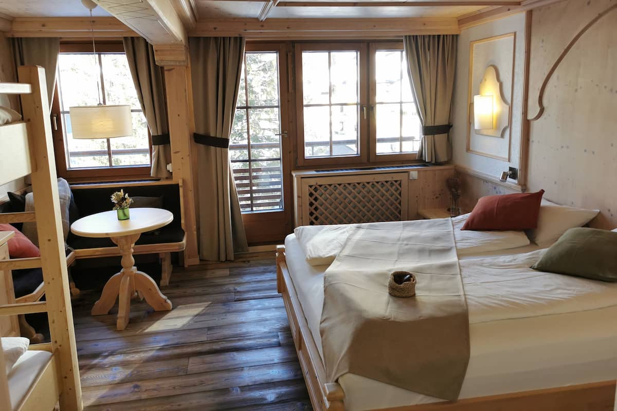 Family Quadruple Room | In-room safe, desk, iron/ironing board, free WiFi