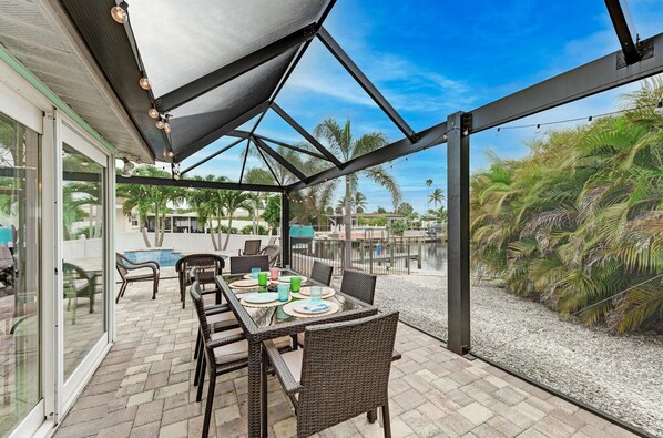 Outdoor dining
