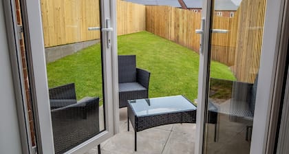 Modern and bright 2-bed home near Ludlow centre - Pass the Keys