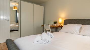 2 bedrooms, iron/ironing board, free WiFi, bed sheets