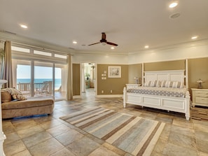9 bedrooms, free WiFi, bed sheets - Coppertop | Oceanfront, Private Pool + Hot Tub (North Topsail Beach)