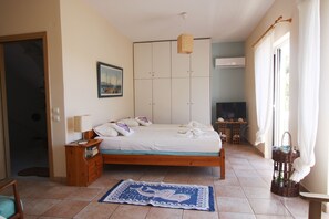 1 bedroom, WiFi - Mandola Studios Beachside - Skala Beach (Blue Studio) (Skala)
