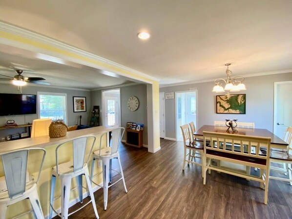 Dining - Saint of Circumstance - Chesapeake Properties (Cape Charles)