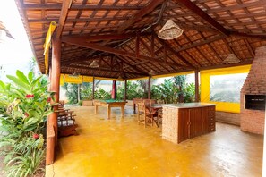 TV a schermo piatto 24 pollici con canali via cavo, TV