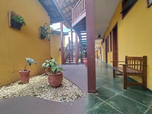 Interni
