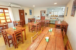 Tägliches inbegriffenes Frühstücksbuffet