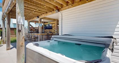 Dog-friendly home with private pool, hot tub, & pickleball/basketball court