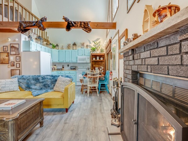 TV, fireplace, stereo