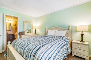 2 Schlafzimmer, BĂŒgeleisen/BĂŒgelbrett, Internetzugang, BettwĂ€sche
