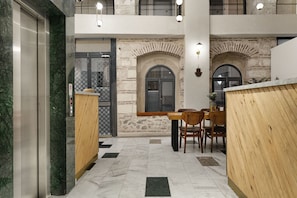 Lobby sitting area - Pera Rasso Hotel Boutique Hotel (Istanbul)