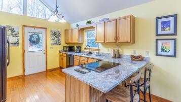 冰箱、微波炉、烤箱、炉灶