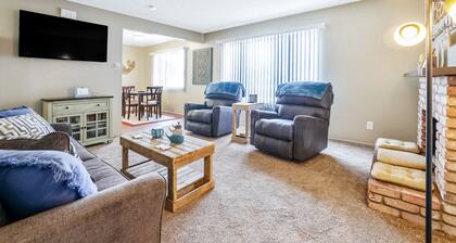 Terrific home close to the beach, restaurants, parks, and activities w/free WiFi