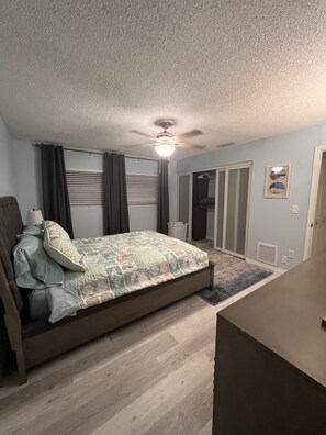 3 bedrooms, iron/ironing board, travel crib, free WiFi