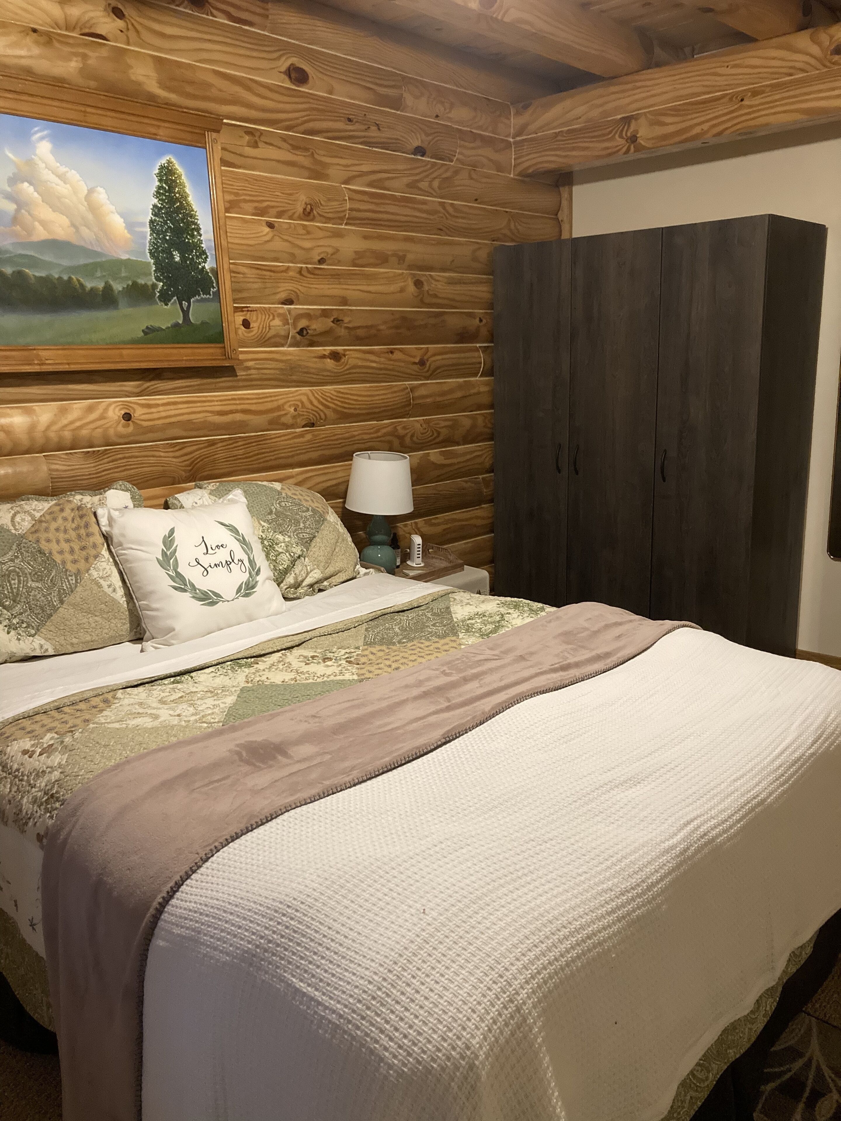 Amazing Views, Perfect Location, Peaceful setting! 