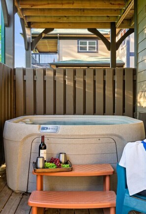 Outdoor spa tub - Wow Views! Theater/HotTub/Game Rm/Pet Friendly (Pigeon Forge)
