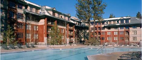 Piscine extérieure, piscine chauffée