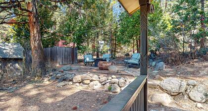 Delightful hotel with lakeview, golf, skiing, WiFi, & Netflix