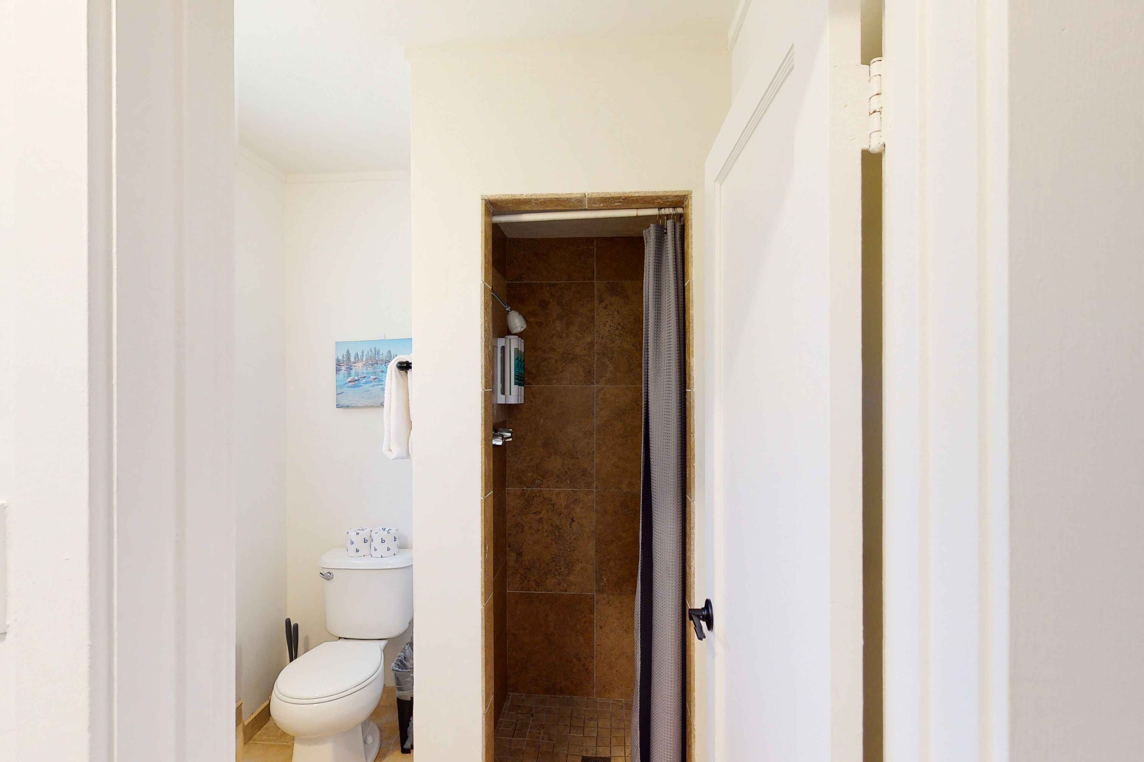 Inviting hotel with lakeview, golf, skiing, WiFi, & Netflix