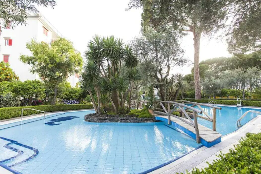 Fully furnished & spacious, in the town center, condo with pool & tennis court