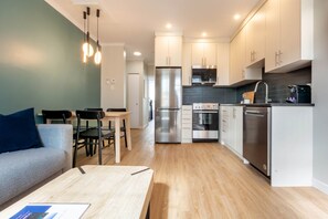 Interior - 1BR + Sofa Bed | Private Terrace | Sleeps 4 (Québec City)