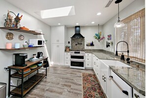 Oven, dishwasher