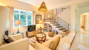 Living area - Woodlands Luxury Villas (Mullins)