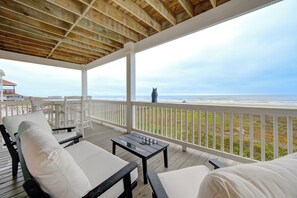 Outdoor dining - Luxury Beachfront Home for your enjoyment! (Galveston)