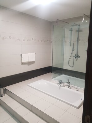 Bathtub, hair dryer, towels, soap - Luxury Apartment with breath taking views close to Golden Bay (Manikata, Mellieha)