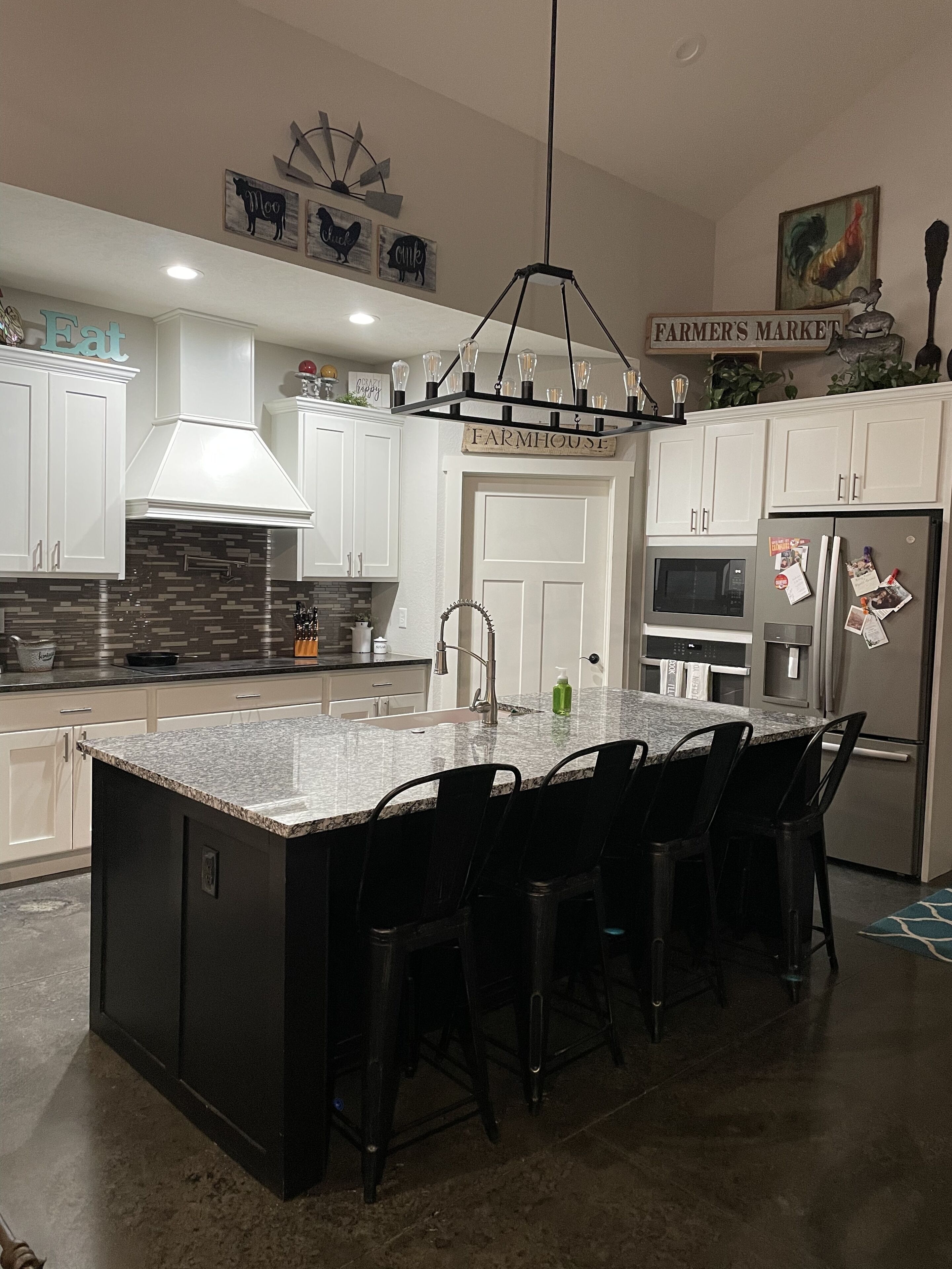 Your very OWN Paradise with private pool and hot tub!