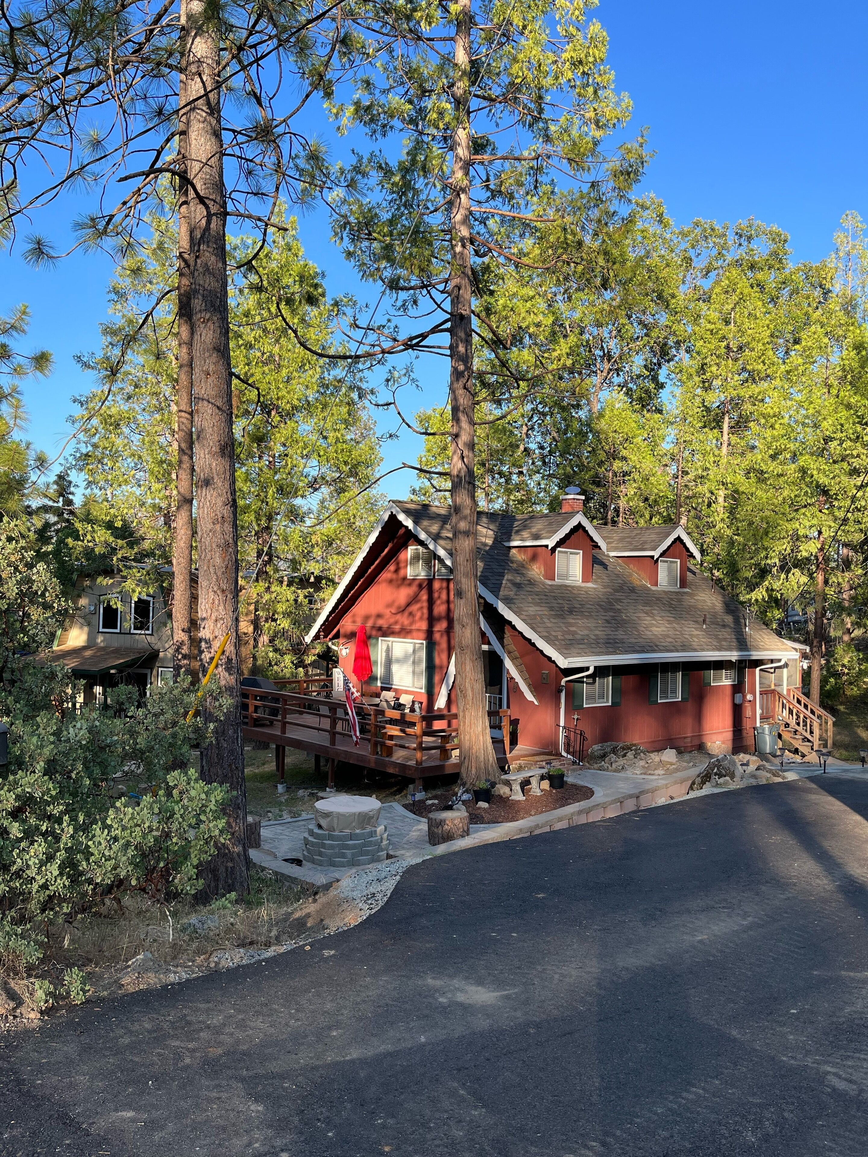 Bass Lake Heights cabin 5 minutes to the Lake, 30 Min to Yosemite gate 