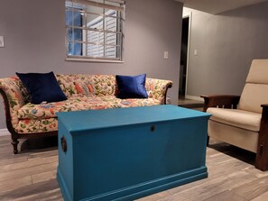 Living area - The Heights Haven- Perfect Tampa Location (Tampa)