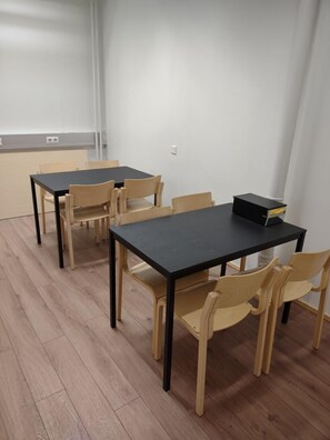 大型冰箱、微波爐