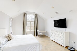 4 chambres, bureau, accès à Internet, literie fournie