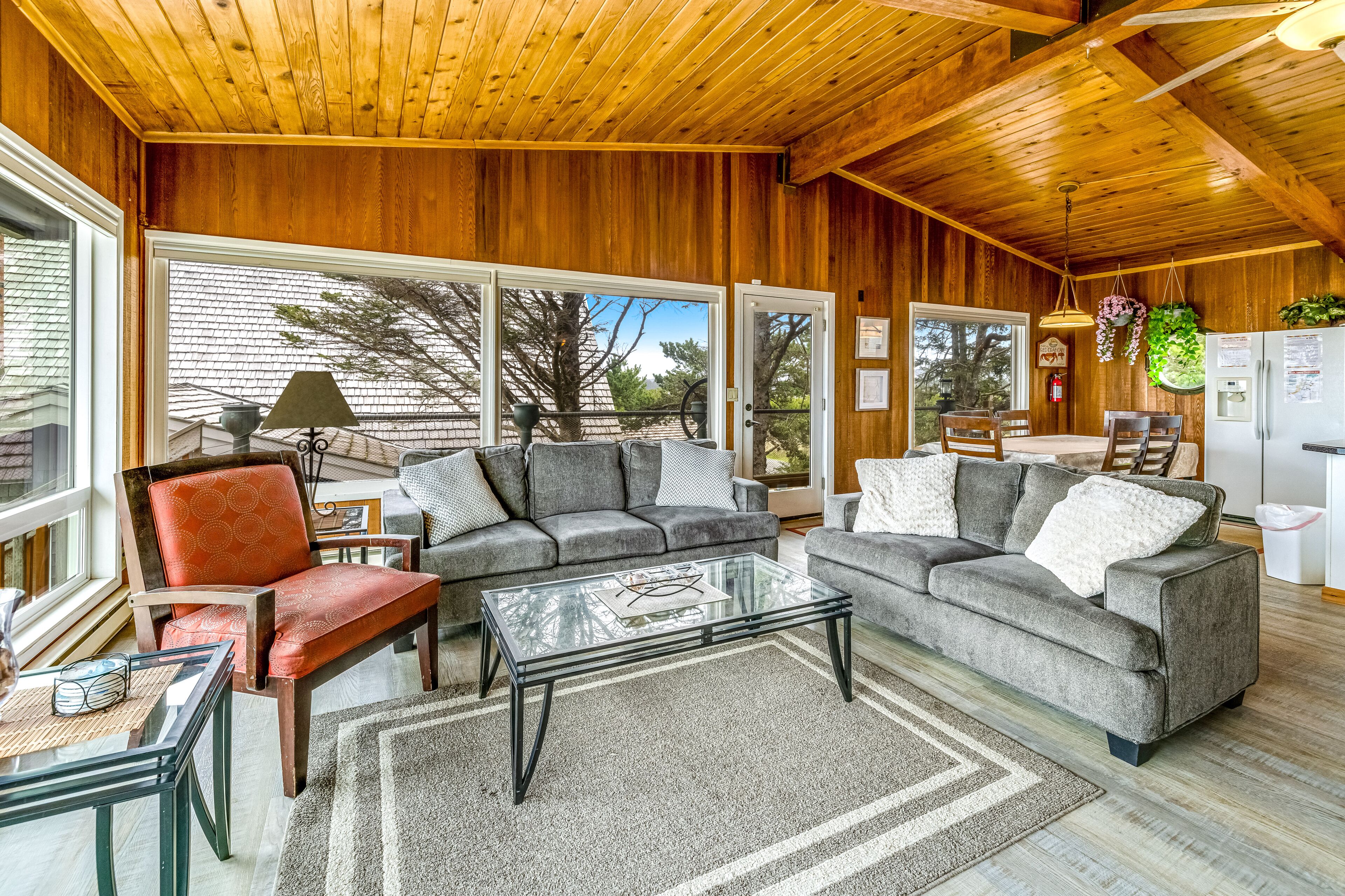 Oceanfront home with incredible beach views, washer/dryer & 2 kitchens