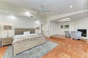 4 bedrooms, iron/ironing board, free WiFi