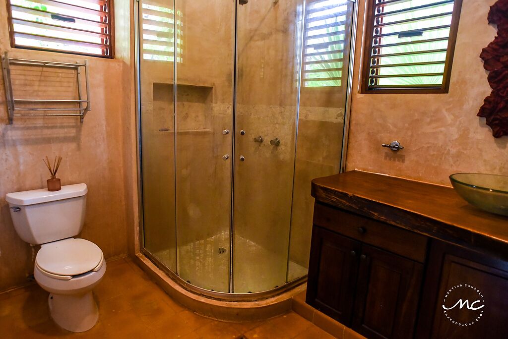 Stone House with Pool and large Garden, ideal for families