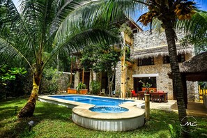Utomhuspool