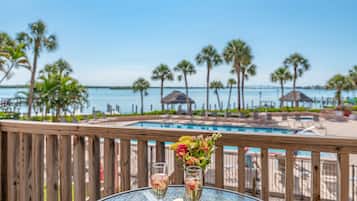 Piscine extérieure, piscine chauffée